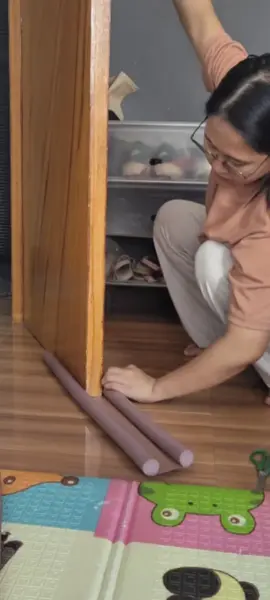 DOOR SEALING STRIP ‼️ Para sa gap ng DOOR at hinde na rin papasukan ng ipis  #doorgapseal  #doorsealingstrip  #trending  #fypage 