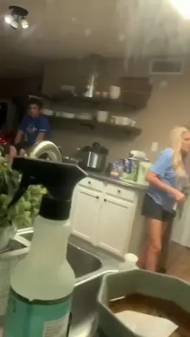 Compilation scare prank 🤣 #funnytiktok #funnypranks #funnymoment #entertainment #scareprank #scarecam #sofunny #trendings #foryoupages #fyp 