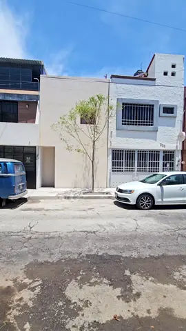 🔵 VISITA EL VIDEO COMPLETO 🔵 Una obra de: HW STUDIO Arquitectos @hwstudioarq Titulo del video: MINI CASA MODERNA | OBRAS AJENAS | HW Studio  Disponible en YouTube: https://www.youtube.com/watch?v=kGGEUDqdYFo&t=186s — #cotaparedes #obrasajenas #casas #arquitectura #arq #arquitecturaydiseño #architecture #architecturedesign #videosdearquitectura #arquitecturamx #consejosparaestudiantes #estudiantesdearquitectura