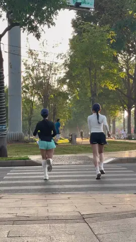 Chạy bộ ngắm bình minh ngày lễ nà🏃🏻‍♀️‍➡️ #runner #Running #buonmathuot #daklak #chaybo #morningvibes 