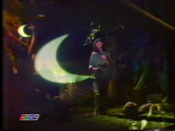 Danh ca Ánh Tuyết hát 