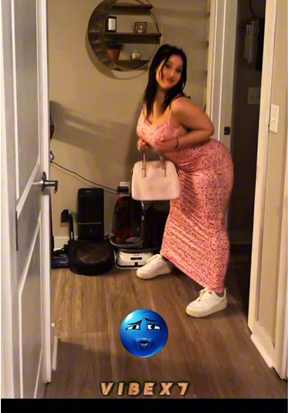 Mom’s dressing like their daughters🔥🥶💀 #fyp #trendingvideo #trending #mom #dress #dressingmymomlikeme #goviral #foryoupage #algorithm #viral_video #fypシ゚ 