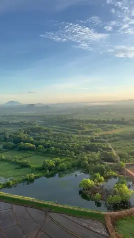 මේ වගේ Vibe එකක් ලංකාවේ First Time දුන්නෙ 
