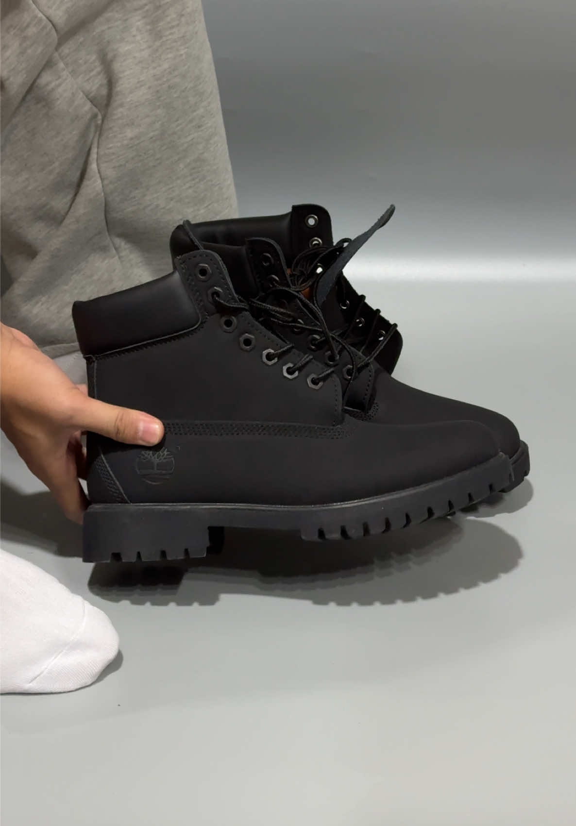BLACK IS A MUST🖤 #pov #black #timberland #timbs #fyppppppppppppppppppppppp #trend #boots #fyp 