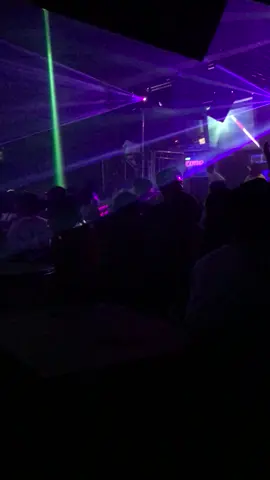 Ingin memeluk dirimu #newzone #musik #dugem #fyp 