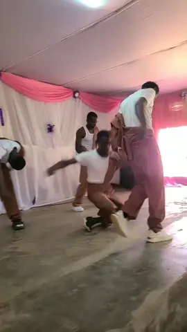 Brozwizy#iti dancers