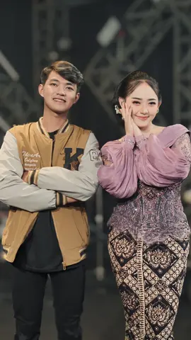 Ihiirrr Mbiak Slipi senyum senyum 🤪sudah Tayang di YouTube Berkah Talenta #silvykumalasari #achmadtwentynine #stecustecu #fyp #berkahtalenta @Silvy Kumalasari @Achmad setiawan @dangdut story @KBL_RMX 