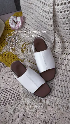 Có dép sandal đi biển gì chưa người ơi 🌻☀️🍉👙#xuhuong #giayxinh  #unbox #unboxing #xh #sandal #depquaihau #goclamdep #thoitrang  #fashion #review #giaydep #giaysandal #depsandal  #giayxinh #giaydepnu #sandal 