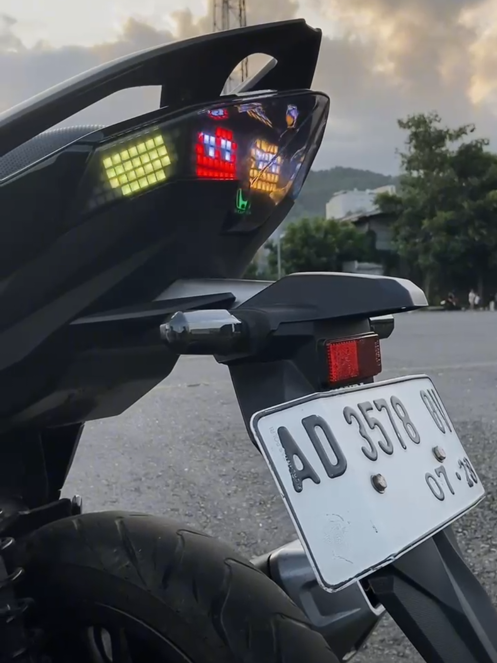 Stoplamp Running Matrix Full Color Vario 125/150 Led New dengan harga spesial bisa di cek di keranjang kuning #stoplamp #vario #vario125 #stoplampvario #stoplampcustom #CapCut #foryou #fyp #stoplamprunning #CapCut #stoplamprgb 