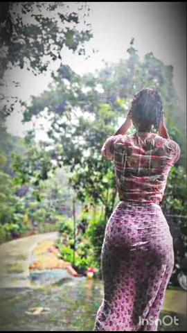 မိုးရေတူတူချိုးကြမလား #fypシ゚ #ရေစိုအိုး #foryou 