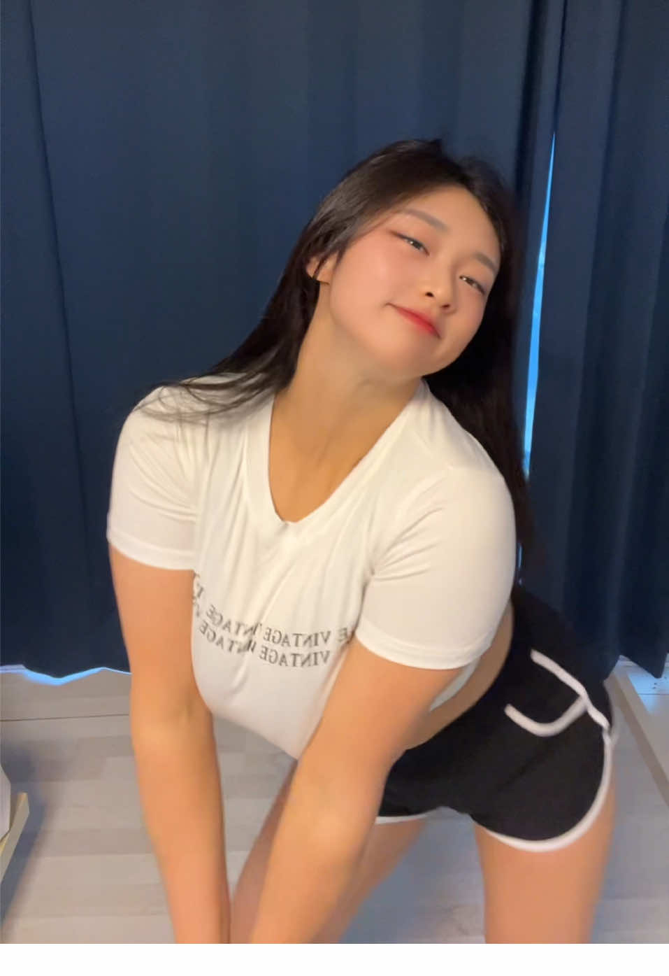 나한테 많~이 반해서 라이브 할때 많~이 오시면 좋겠습니다아아아아🫶🏻 라이브 매일 저녁!  시간 스토리공지👀 #TikTokLIVE #반해 #김모닝 #dancechallenge  #댄스챌린지  #challenge #fyp #추천 #전효성 