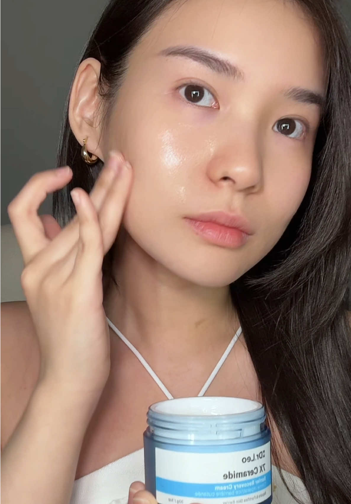 Can’t stop using this! So gooddd #drleo7xceramide #7xceramide #drleomoisturizer #drleo #drleoph #skincare #repairbarrier #sensitiveskin #sensitive #acne #redness #moisturizer