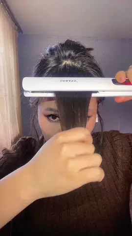 Как правильно уложить челку?👱🏻‍♀️ #челкашторка #укладкаволос #прическинакаждыйдень #кыргызстан🇰🇬тикток #врекомендации 