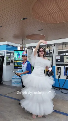 I need help ⛽️💕✨ #aonsomrutai #ออนสมฤทัย #thankyoukateyki #billionaire #luxurylife #pttstation #pttstationpromotion #เบนซินลดสนั่น 