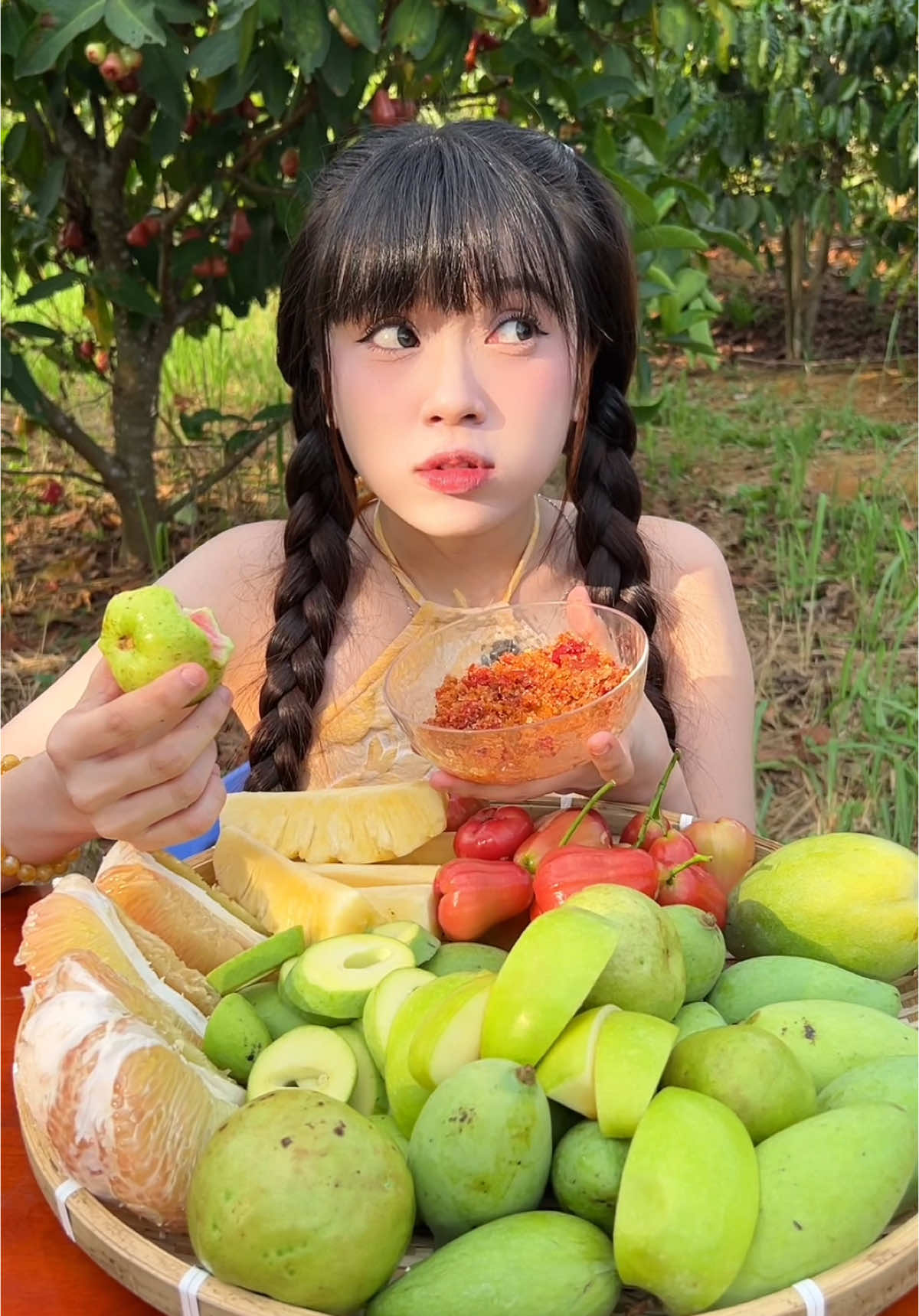 Mukbang trái cây chấm muối 😋#võ_thuỳ_duyên #trend #mukbang #xuhuong #mcv 