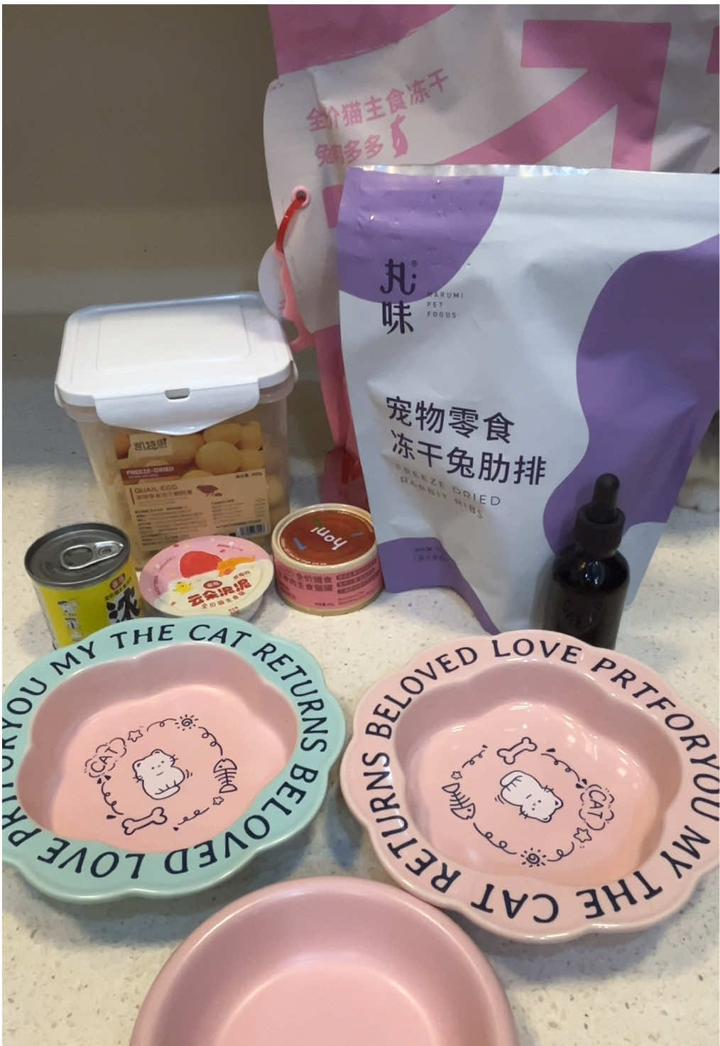 Their heaviest meal of the day! Mostly rabbit themed for tonight 🫶🏼 🍽️: Honi canned rabbit & venison  Hi_Cub strawberry cloud mud ☁️🍓 Hi_Cub cheese strawberry rabbit 🐰🧀 Liver support drops Freeze dried quail egg yolk 🥚 Miaojoy freeze dried raw rabbit recipe 🐰 Marumi freeze dried rabbit ribs 🐰 Freeze dried croc neck 🐊 #catsoftiktok #catfood #catlovers #mealprep #petfood #noveltyprotein #rawfeeding #catnutrition #asianpetfood #cattok #cats 