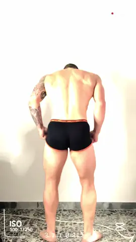 staffa_workout_diary #posing #roadto2025  Si continua a provare per migliorare posing e condizione, piano piano si comincia ad intravedere quello che riusciremo a portare in questo 2025 💪🏼 la costanza e l’impegno ripagano sempre #mevsme #posingpratice #shape #betterthanyesterday  #preparation #backside  #GymLife #fit #gymrat #gym #palestra #gymlover #staffa_workout_diary #deadpool #contentcreator #iphone13pro #tiktok #passione #motivazione #fitnessitalia #model #fitnesssardegna #fititalia #mybestself #bodybuilding #culturismo #sardegna #sardiniangenetics 
