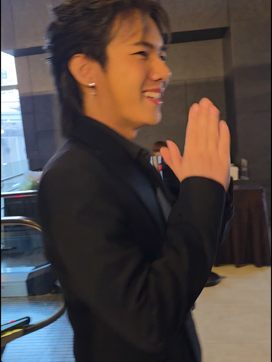 ใช้คำว่าหล่อได้เปลืองมากกกครับ😍 #เสือน้อยกับสูทของเขา🐯 #น้องลีโอไมค์หมดหนี้ #ลีโอเองนะครับ #ลีโออธิป #ยุ้งข้าวเรคคอร์ด 