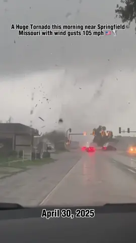 A Huge Tornado this morning near Springfield, Missouri with wind gusts 105 mph #tornado #storm #rain #wind #huge #thismorning #105mph #Springfield #Missouri #USA #foryou #viral 