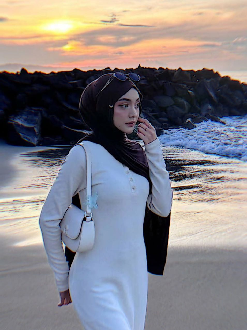 #rekomendasioutfit #OOTD #hijabstyles #pantaioutfit #dress #JJCapCut #CapCut 