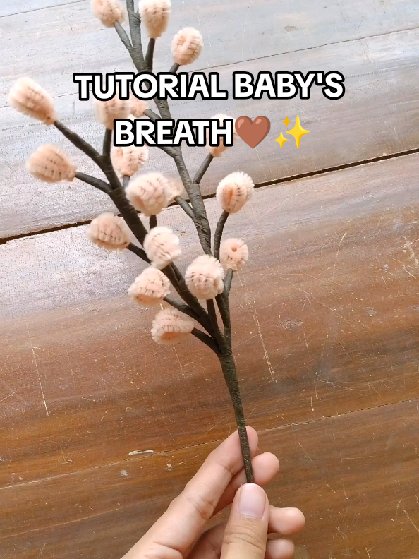 Bikin baby's breath versi dried flower 🤎✨ Warnanya beige + batang coklat = vibes-nya rustic & soft.. Tutorialnya tinggal ikutin step-by-step di videonya yaa~ #flower #babysbreath #tutorials #pipecleanerflowers #pipecleanerflowerstutorial  #babysbreathtutorial  #pipecleanerart #fuzzywireflowers #diyflowers #bungakawatbulu #diyindonesia #diyinspiration #pieonaziv 
