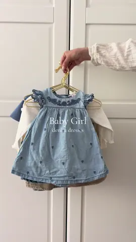 How cute are these dresses?🥹🌼 #denimdresses #babygirlstyle #girlmom #babygirl #babyclothes #nesting #babyshopping #pregnant #schwangerschaft #babyclotheshaul #momtobe #fyp #fürdich #kefşet 