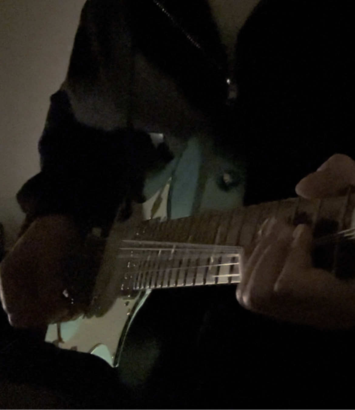 Need a break🥵#lifeforce #guitar 