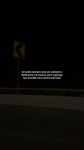 hola yo 😞 // #xyzcba #fypシ゚ #fyp #paratii #musica 