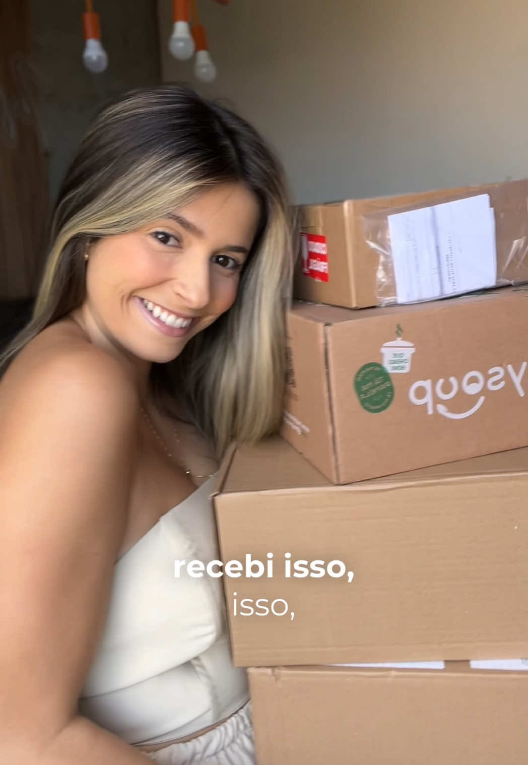 Eu não sou influenciadora, mas sou paga por marcas para gravar vídeos e ainda recebo produtos de graça! 🙌🏻 Comente “UGC” aqui, que te envio o link da minha comunidade VIP gratuita no WhatsApp, onde vou compartilhar  tudo sobre UGC e como você também pode começar! 👇🏻 #parcerias #parceria #influencer #influencermarketing #ugc #ugcbrasil #creatorugcbrasil #ugccreator #influencers #influenciadoradigital #marketingdeinfluencia #marketingdeconteudo #ugccommunity #parceriaugc #marcaugc #exemplougc #CriadorUGC #CriadordeconteudoUGC 