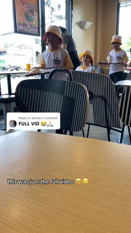 Replying to @aleyla nabigla lang din kasi ako na lumapit sila so ayan lang yung clip 😭🥹 #fyp #mcdokiddiecrew 