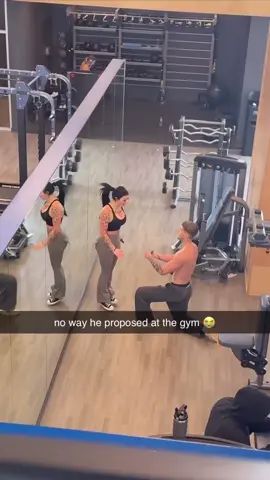 Worlds gone mad😂😂 #fyp #foruyou #gym #proposal #GymTok #abcxyz #tiktoknews 