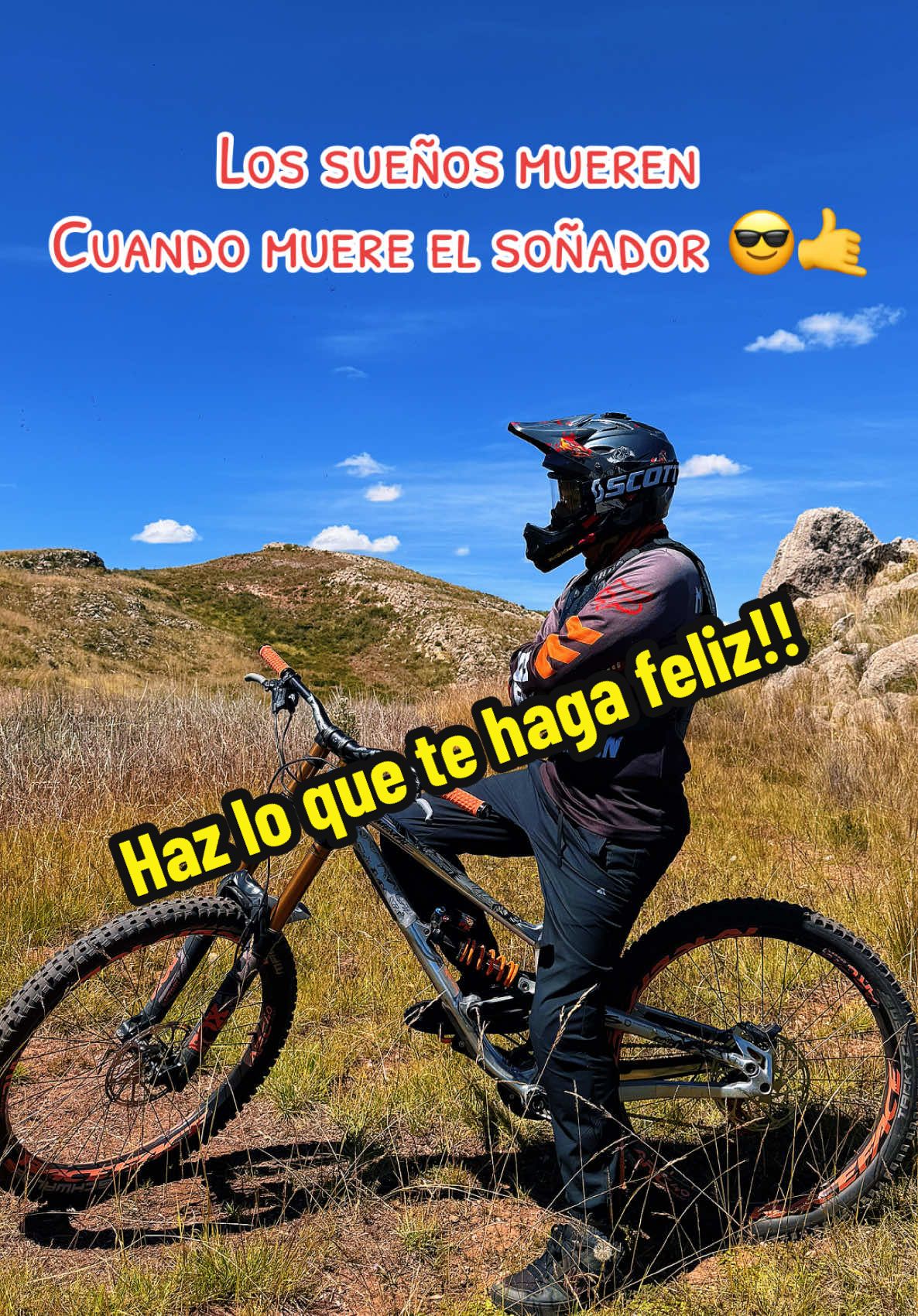 #bici #flypシ #commencalfrs #peru🇵🇪 #paratii #soñador #downhill 