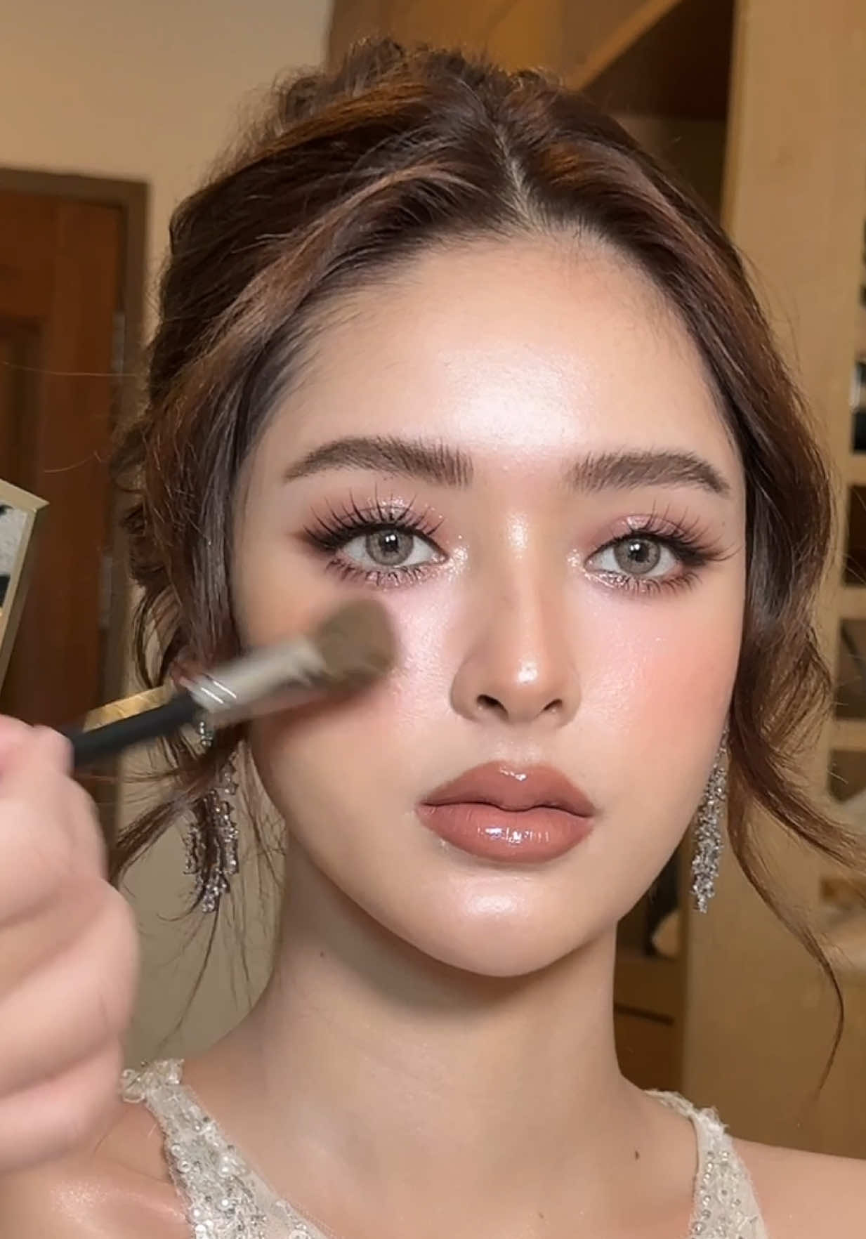 ThaiMakeup  Hair by @Kobkul Thatsanawinyu  ไอเดียแต่งหน้าเจ้าสาว สโมกกี้อาย คลิปแต่งหน้า เมคอัพสายฝอ  แต่งหน้าสไตล์ไทย เมคอัพสวยแกลม . For work Link in Bio #ThaiStyleMakeup #ThaiMakeup #ThaiMakeupStyle #ThaiMakeupArtist #makeupartist #mua #makeup #BangkokMakeupartist #ช่างแต่งหน้า #ช่างแต่งหน้าเจ้าสาว #แต่งหน้าเจ้าสาว #แต่งหน้า