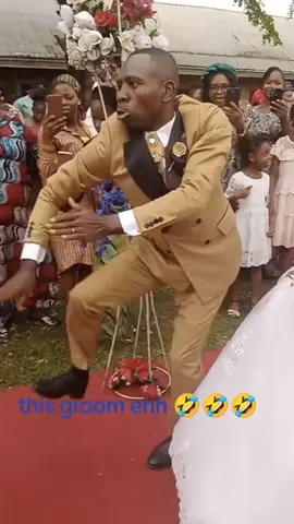 What is a groom trying to prove? #fyp #foryoupage #amosvlogs #fypシ゚ #africa #tik_tok #trendingvideo #viral_video #memestiktok #tiktokviral #foryoupage❤️❤️ #africantiktok #weddingday 