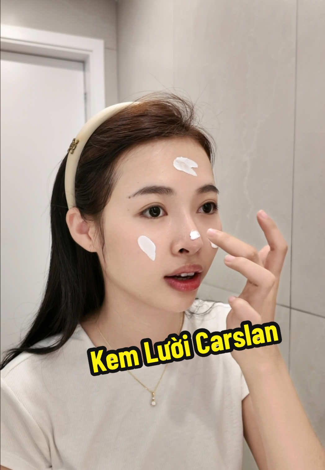 Siu đẹp nhẹ mặt , mướt da lắm luôn. K cần makeup nữa #review #reviewmypham #xuhuongtiktok #xuhuong #myphamchinhhang #kemnangtone #kemnangtong #kemnangtonecarslan #kemtoneup #kemluoi #kemluoitrangdiem #kemluoinangtone #carslan #trangdiem #toneupcream #viral #xuhuong #kemngaynangtone #carslanmakeup 
