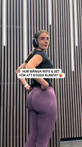 Hur många set & reps behövs för att bygga glutes? 🍑 Outfit: @DFYNE (rabatt elora10) Är du trött på att träna utan resultat? Ansök till min Online Coaching så hjälper jag dig 💜 #CapCut #träning #FitTok #träningstips 