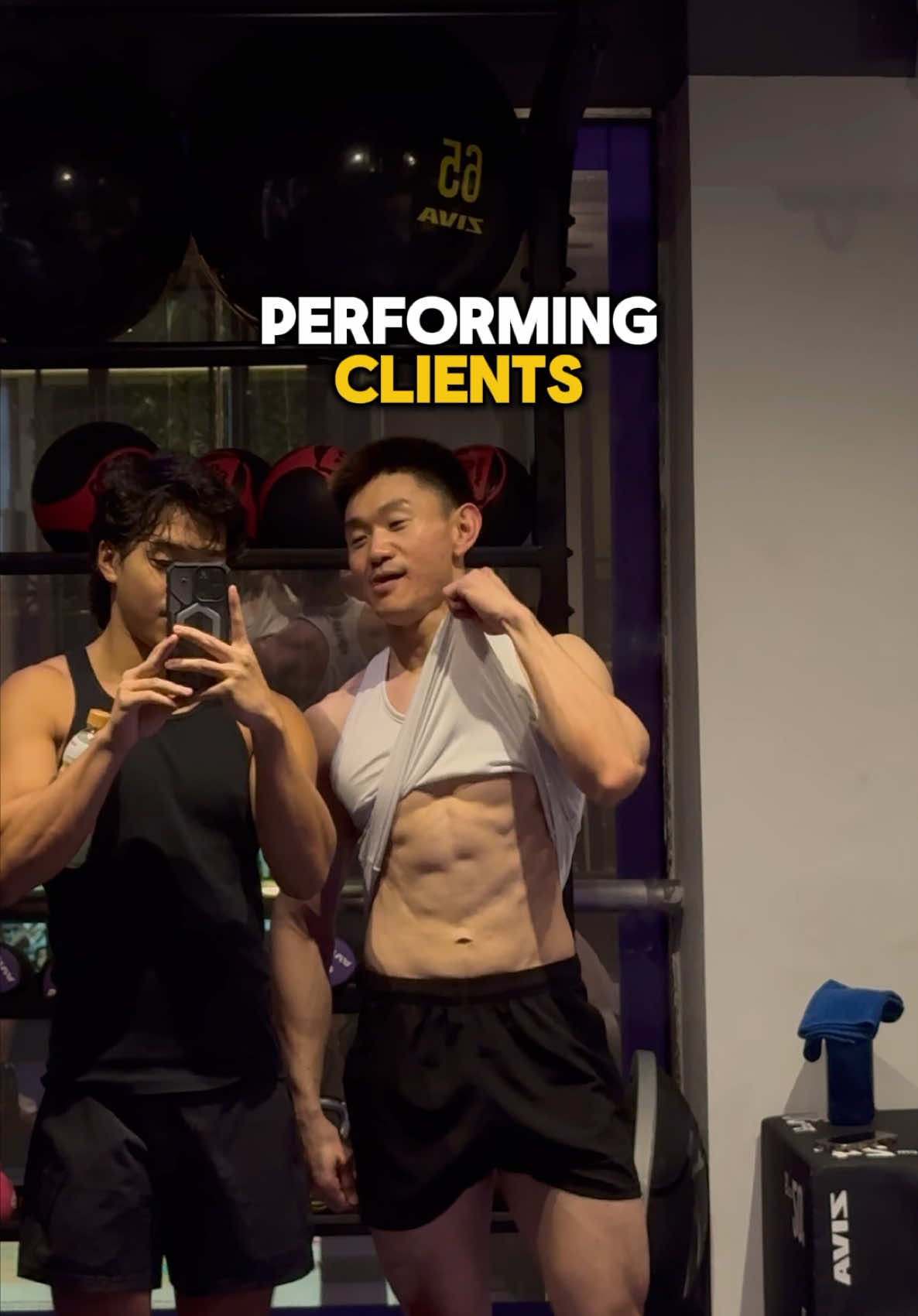 You don’t need to track every meal to get lean. My clients don’t, and they’re thriving. Use tracking when you need data, drop it when you don’t. Fat loss isn’t about obsession, it’s about control. Follow if you want real results with real-life flexibility. #Fitness #gym #musclegrowth #strengthtraining 
