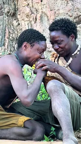 When food’s involved, Chaaba doesn’t play! 😜🍌 #hadzabe #triballife #bushskills #wildsurvival