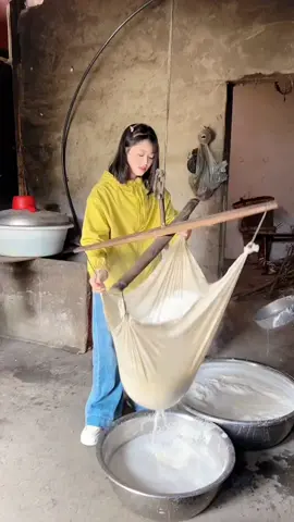 Cô gái vùng cao . Cuộc sống hàng ngày .#buon #vungcao #taybac #nhachay #nhachaymoingay #xuhuong #tiktokgiaitri #cuocsong 