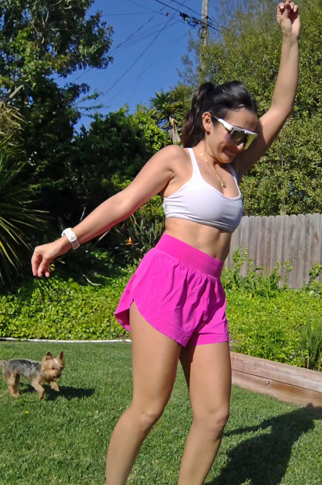 Oop, I don't think I have a lick of rhythm but this was my warmup 😂 #runtok #runner #shimmy 