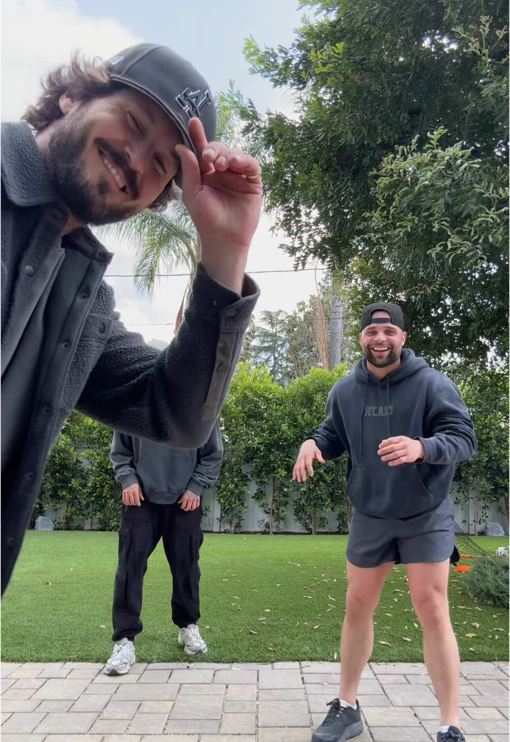 #GTGO TOUR?!  🤣 @Stavrosgianno @Rob @hulu 