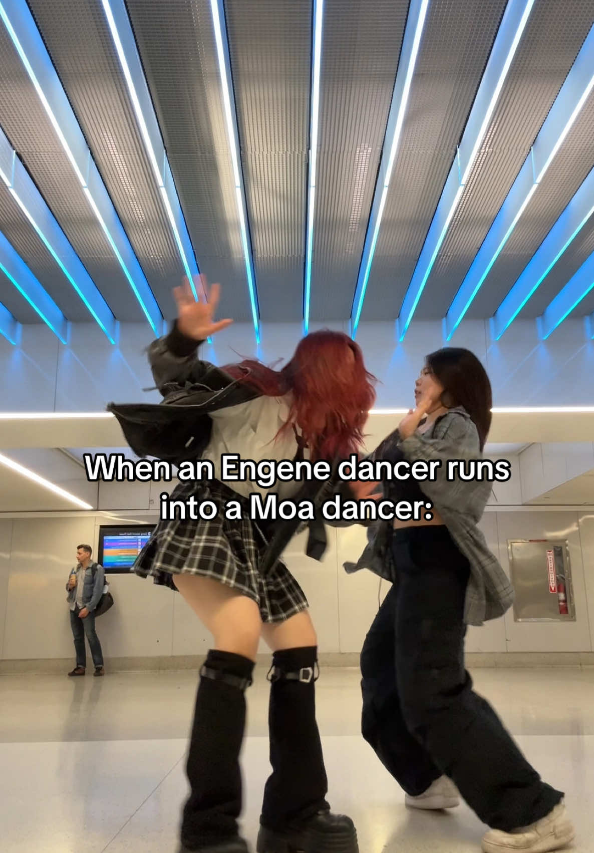 guess who I ran into… @ayu and it turns into an Engenes X Moa (giggling) dance battle???  #enhypen #txt #engene #moa #kpop #kpopstan #kpopfypシ #kpopfyp @enhypen @TOMORROW X TOGETHER 