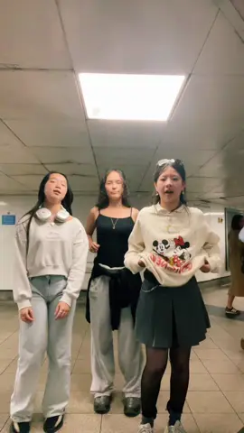 fit check! #fitcheck #fitinspo #makeup #asian #girl #school #meme #sound #lipsync #dance #trend #embankment #london #tube #station #xuhong #xuhongtiktok #xycba #chinese 