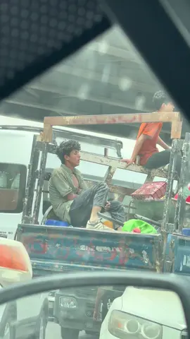 هذا حال الشاب العراقي مع الاسف عايشين على ذهب وحنا فقرا💔😔