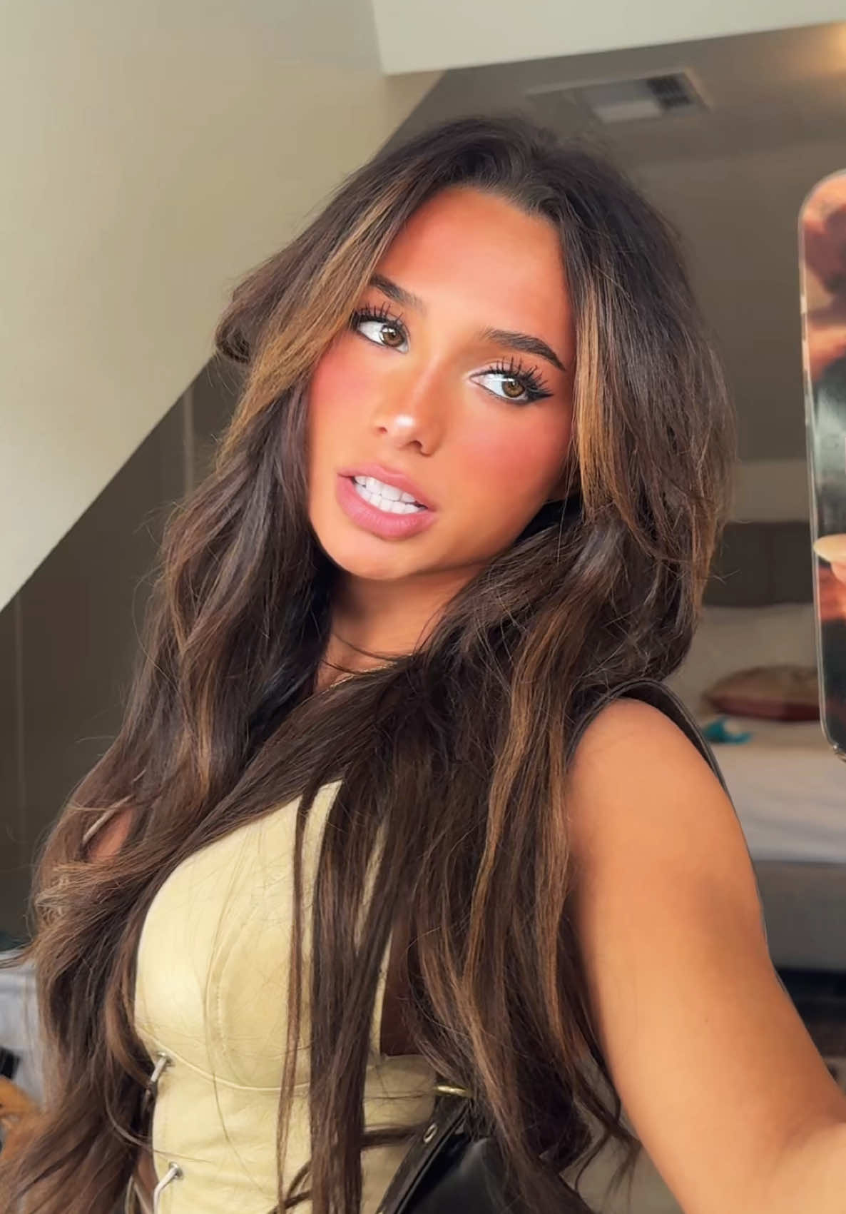 💋💋 #fyp #lipsyncaudios #lipsyncsongs #bronzemakeup #makeup 