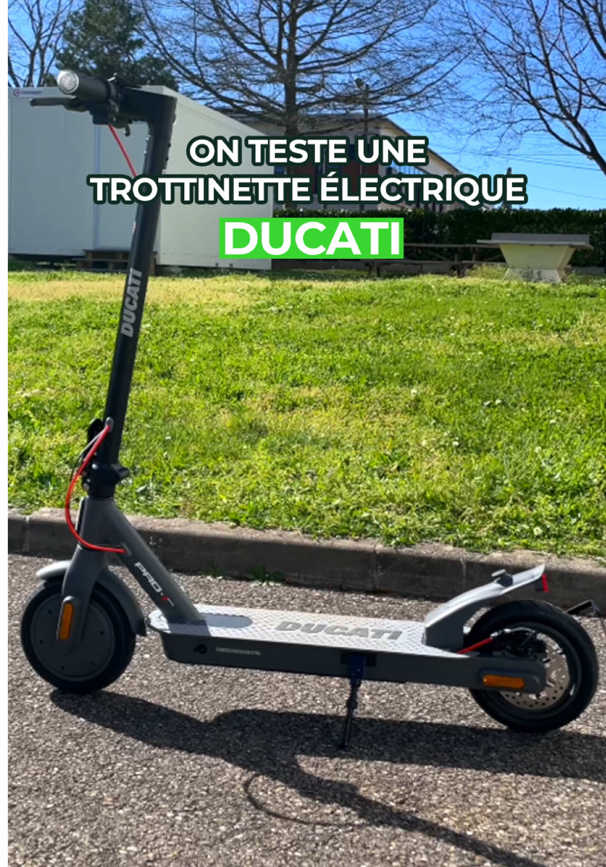 Un mode sport sur une trottinette, faut s’accrocher 🛴💨 Découvrez le test de la trottinette électrique Pro I Evo de la marque Ducati ! ⚡ #trottinette #feuvert #ducati 