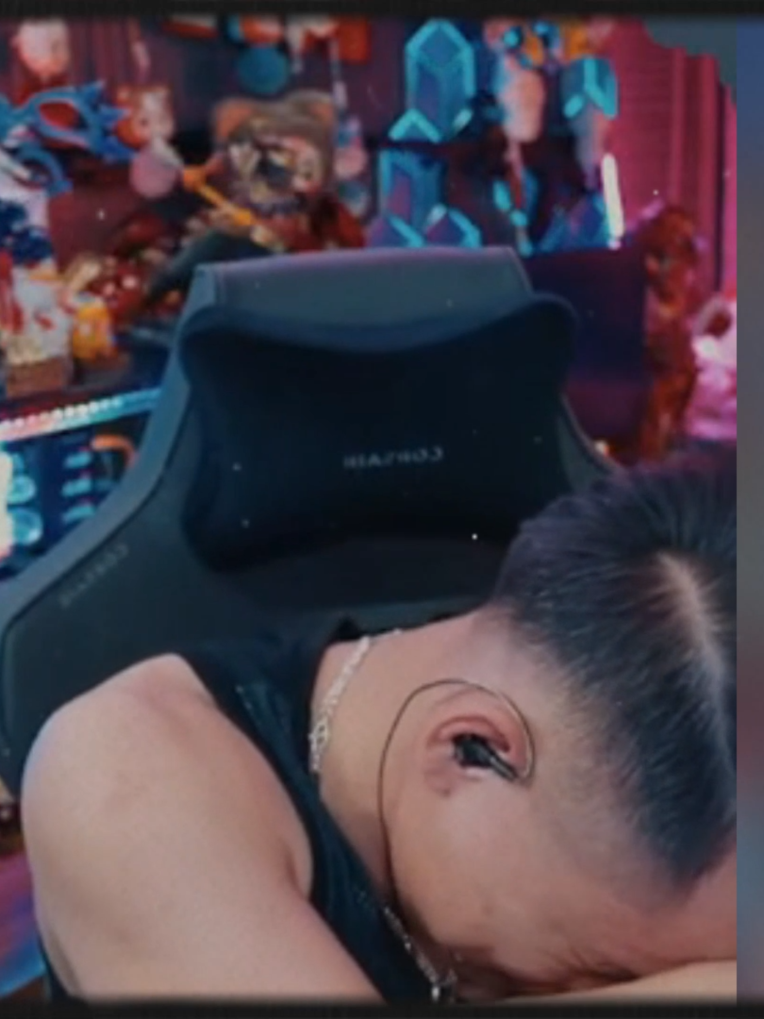 Còn gì đau hơn chữ  
