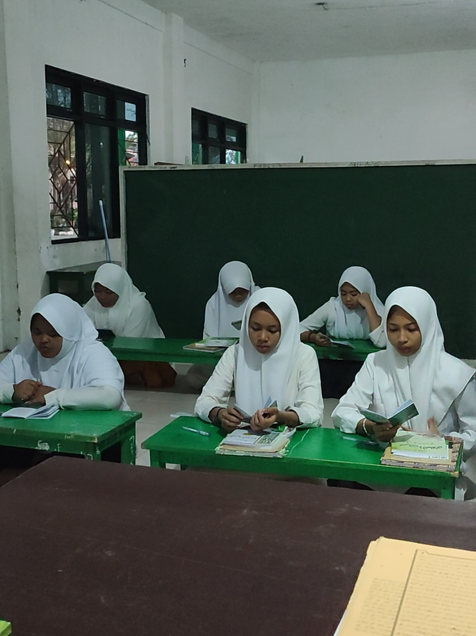 Kegiatan Belajar Mengajar #santripondok #santrikeren  #mishbahulhudatempuran  #fyp #viral #fypage 