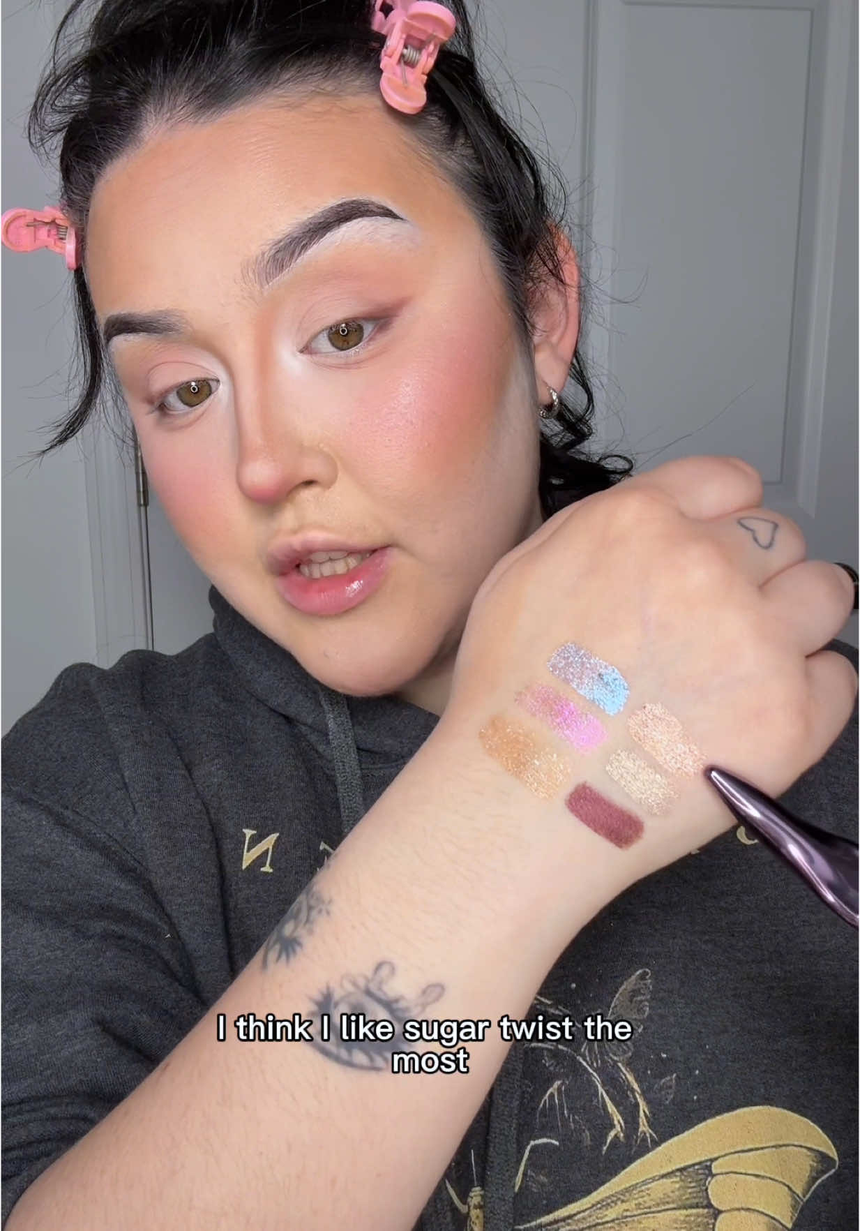 let’s just say I was surprised 😳 @urban decay #makeup #makeupreview #makeuptutorial #review #eyeshadow #urbandecay #beauty 