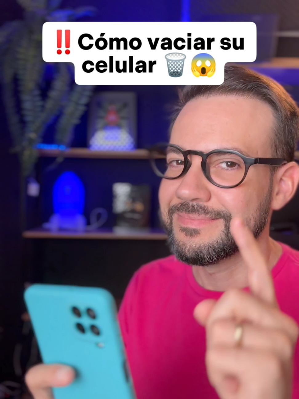 ⁉️Su celular vive lleno y lento todo el tiempo? 🤔  ✅ Mire cómo vaciar correctamente la papelera desde la configuración del almacenamiento y libere espacio en segundos. ¡Muchos archivos eliminados siguen ahí sin saberlo! 🚨 Y si quiere aprender a sacarle el máximo provecho a su celular y la inteligencia artificial para hacer crecer su emprendimiento en redes sociales… 🚀 Ya está disponible la Clase 02 de mi curso gratuito. El link está en mi perfil.  No se la puede perder, mano. 😉 #celular #android #tecnologia